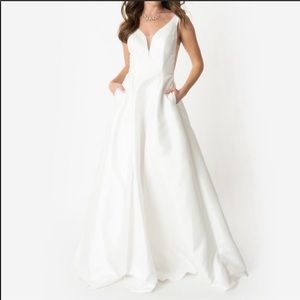 NWT satin minimalist wedding gown